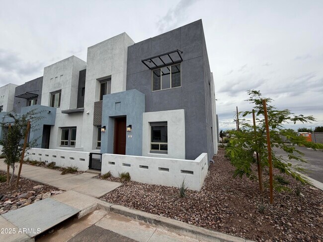 Foto del edificio - 733 E Commonwealth Ave