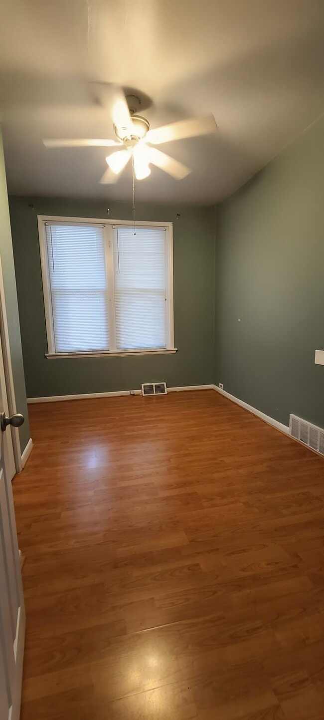 Dormitorio - 7414 Montour St