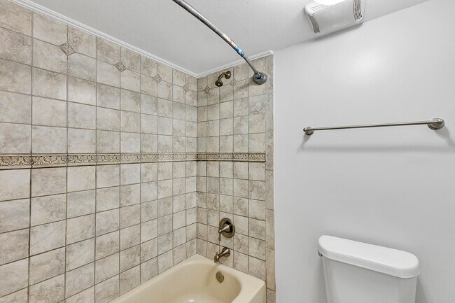 Foto del edificio - 530 E Central Blvd