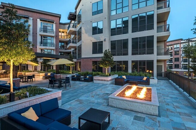 Foto del edificio - Stylish Living: Compact Spaces, Infinite I...