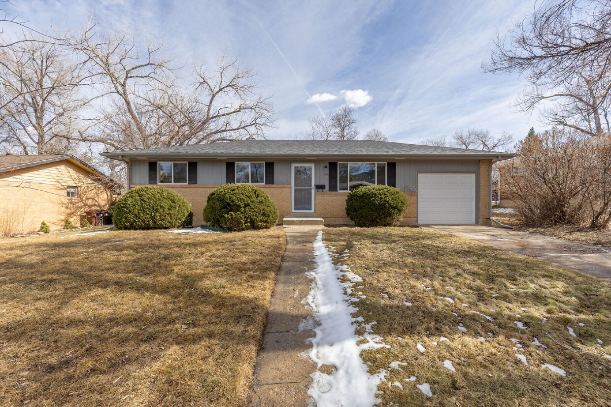 Primary Photo - Spacious 3 bedroom Home in Boulder