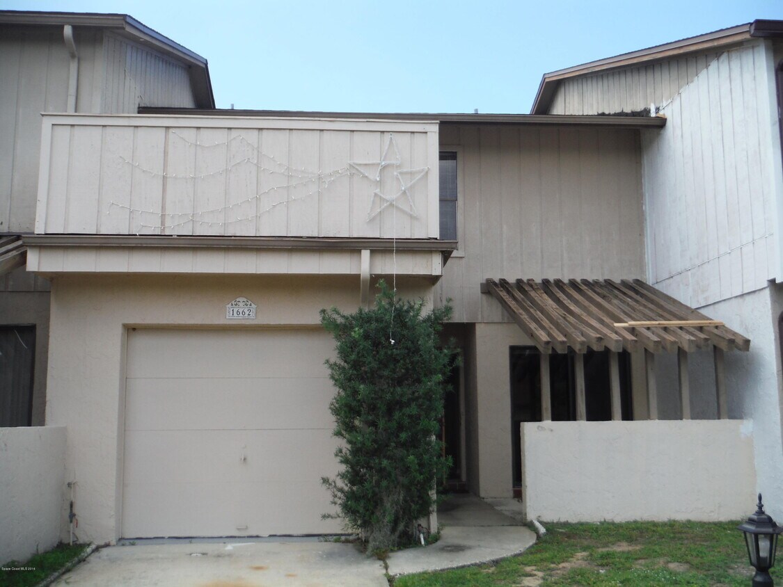 Primary Photo - 1662 Figtree Dr