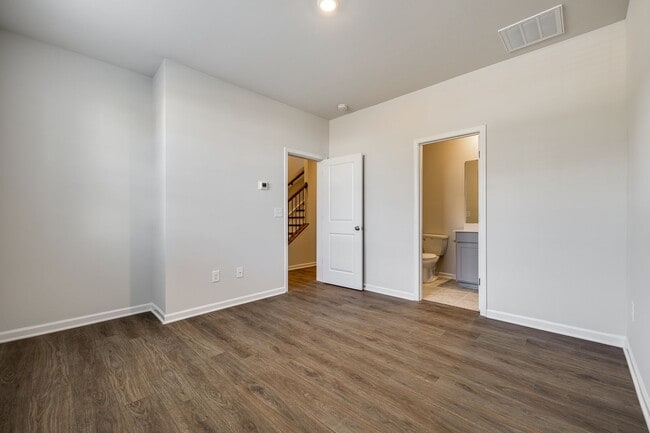 Foto del edificio - Beautiful 3-bedroom, 3.5 bath townhome in ...