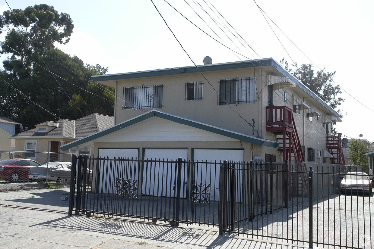 Foto del edificio - 2040 84th Ave