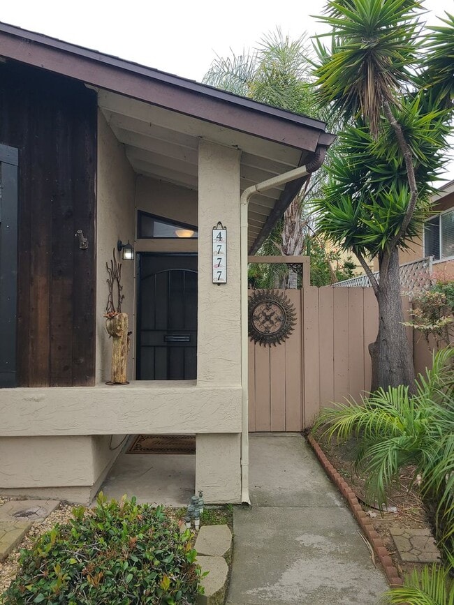 Building Photo - 4 bed 3 bath in Prime location of Ocean Beach