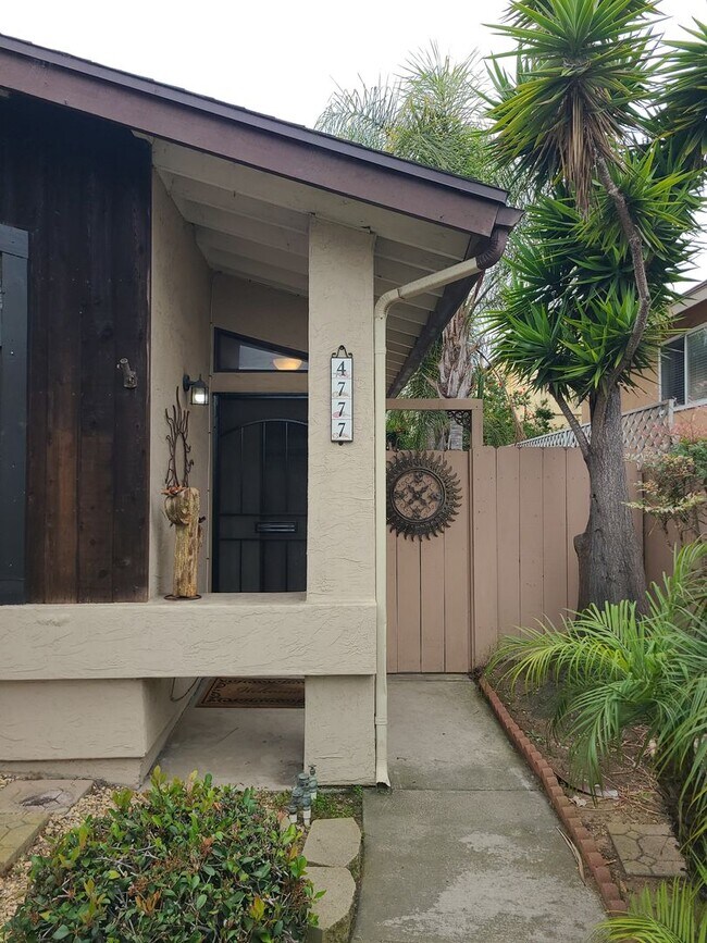 Foto del edificio - 4 bed 3 bath in Prime location of Ocean Beach