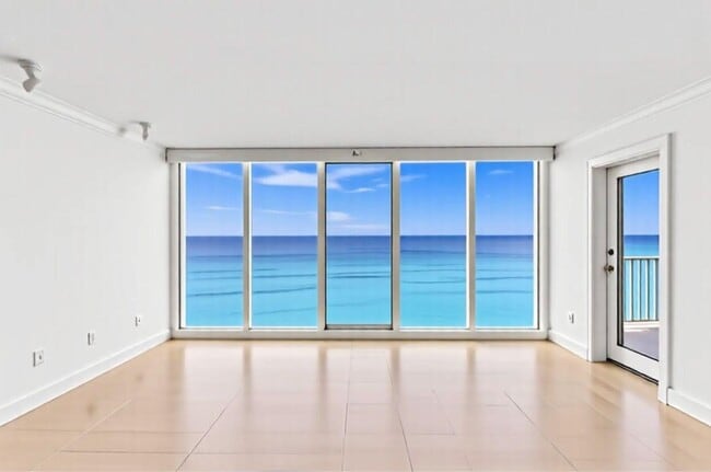 Building Photo - 3000 S Ocean Blvd