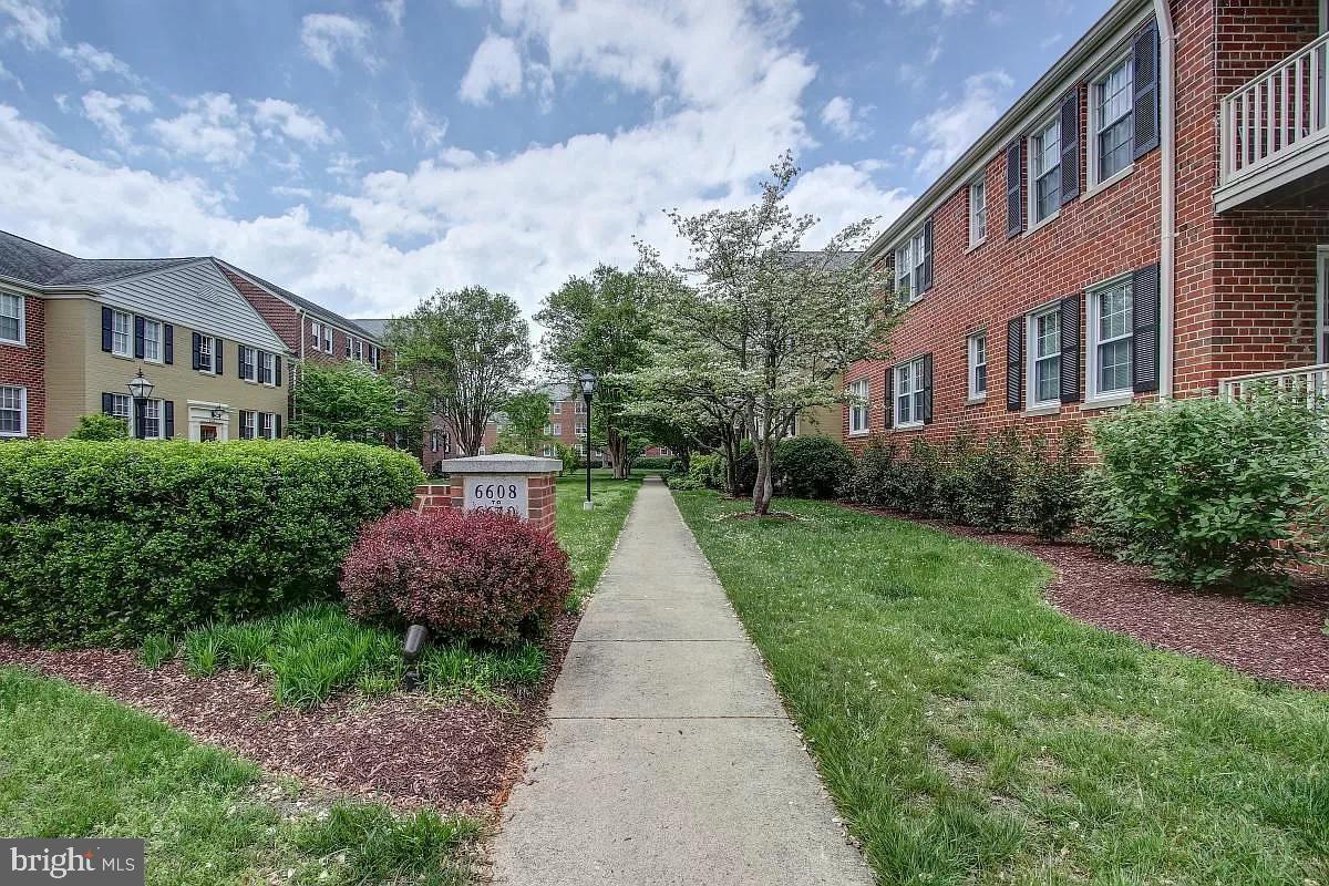 6610 E Wakefield Dr Unit C2, Alexandria, VA 22307 Room for Rent in