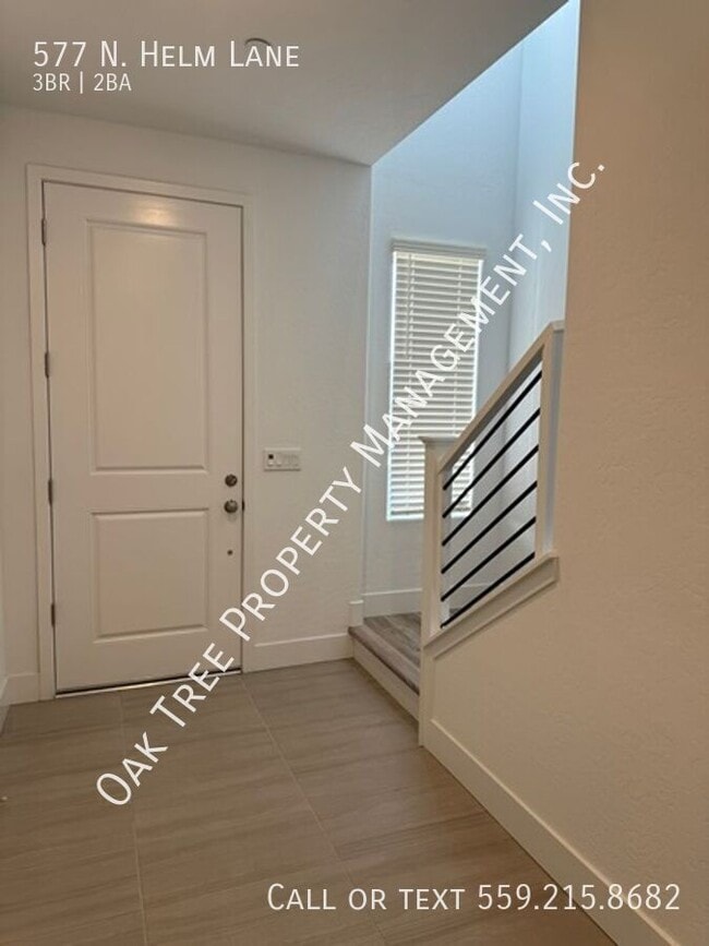 Foto del edificio - 577 N Helm Ln