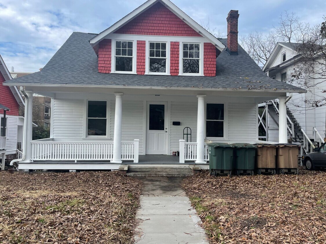 Primary Photo - Newly Renovated 2 Bedroom On Tate St- Upst...