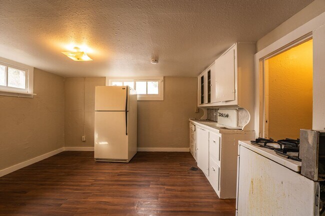 Foto del interior - Flint 1111 (KC-AM)