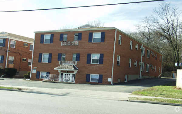 Building Photo - 3909 Boudinot Ave