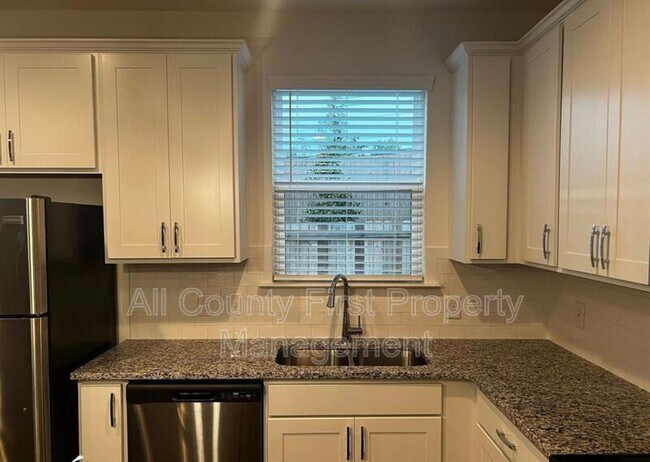 Foto del edificio - 1918 Plainsboro Dr