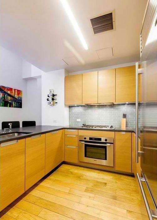 Building Photo - 315 W 52nd St