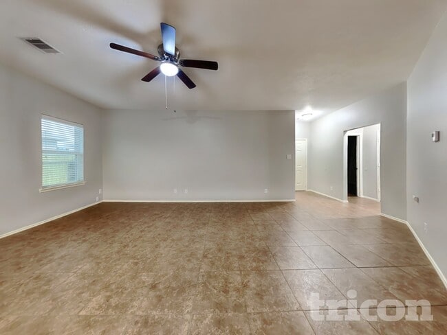 Foto del edificio - 130 Sacajewa Dr