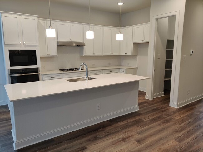 Kitchen - 600 C-Bar Ranch Trl