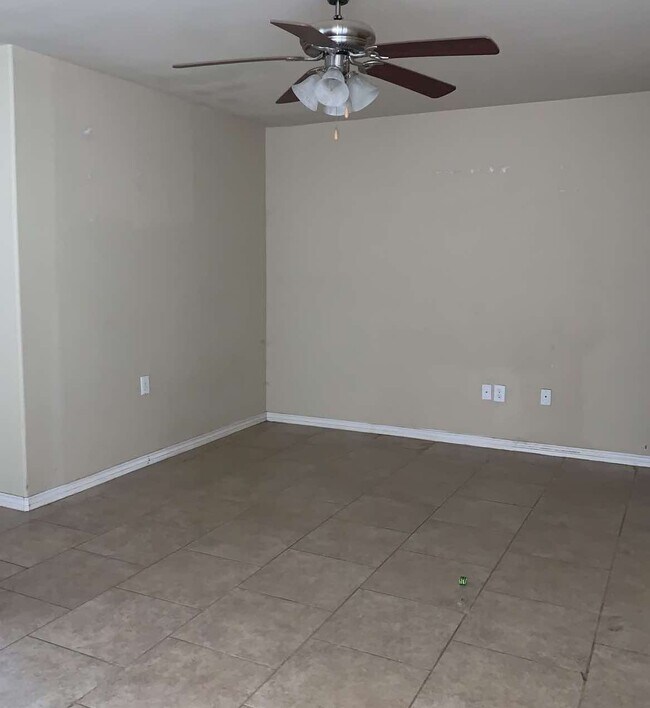 Building Photo - 927 Parkplace Ridge