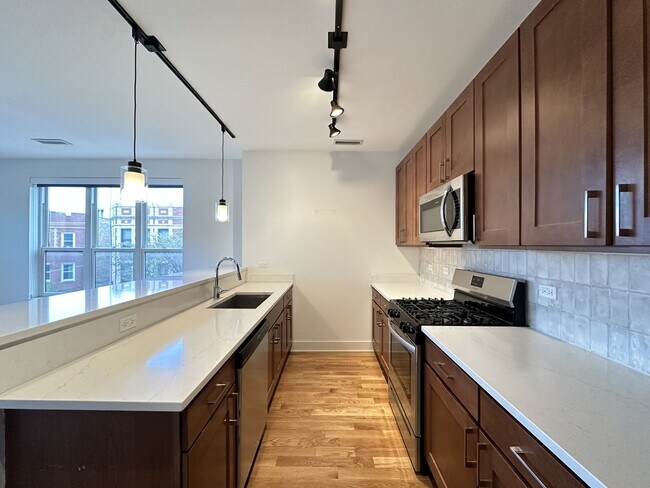 Foto del edificio - 2740 N Spaulding Ave