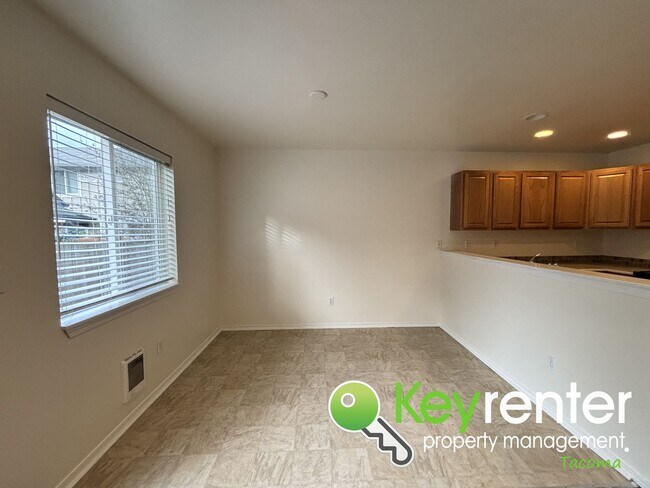 Building Photo - Modern 3 Bedroom 2.5 Bathroom Tacoma Duplex Near Shopping, Parks and Freeways