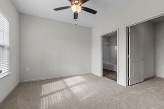 Building Photo - 170 Grove Cir