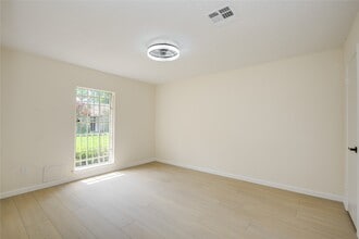 Building Photo - 12803 High Star Dr