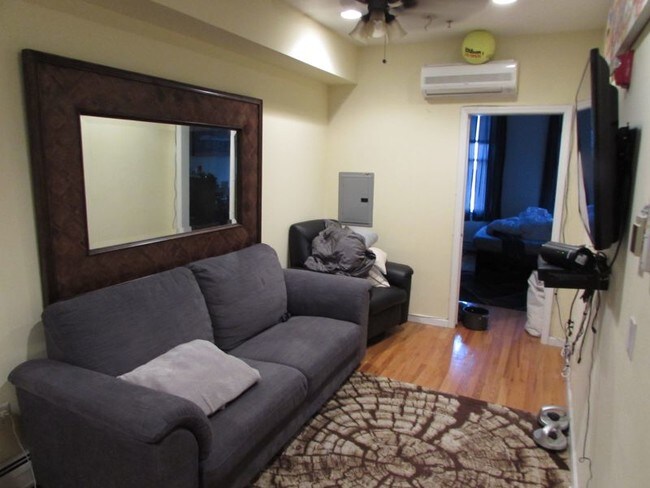 Building Photo - 356 3rd St