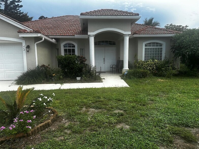 Foto principal - 464 SW Balfour Ave