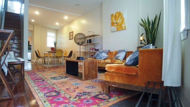 Foto del edificio - 3581 Calumet St