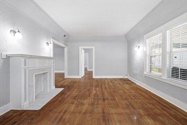 Building Photo - 527 Fulton Ave
