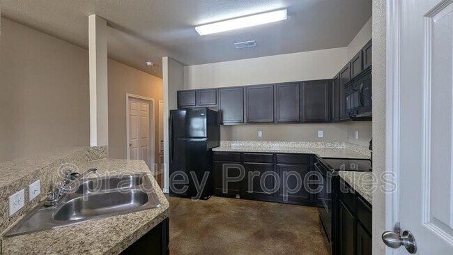Foto del edificio - 7103 Cameron Park Rd