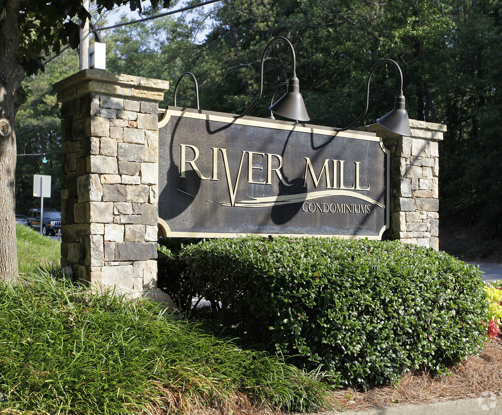 Letreros - River Mill Condominiums
