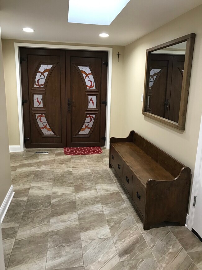 Building Photo - 322 Beverly Dr