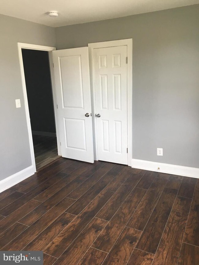 Building Photo - 919 47th St NE