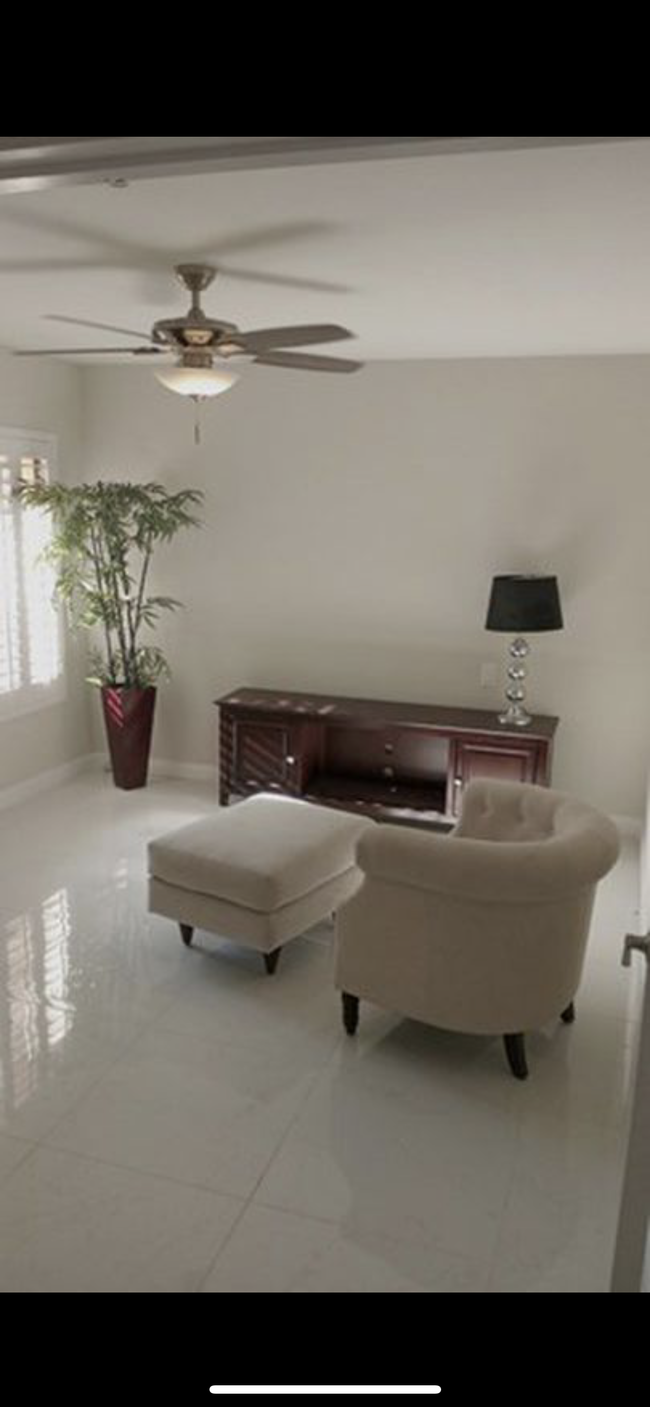 Building Photo - 41662 Aventine Ct