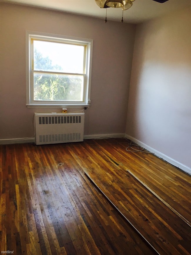 Building Photo - 2 br, 1 bath Apartment - 2518 33rd St