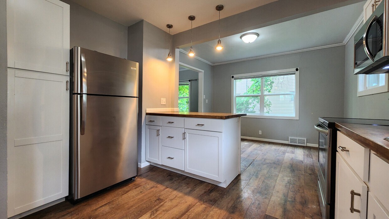 Foto principal - 1242 10th St N