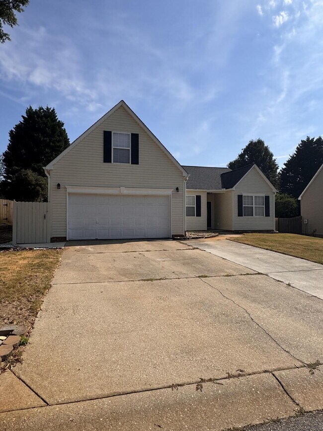 Building Photo - 10 Blossom Park Ct