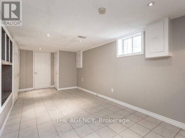 Photo du bâtiment - 236 Demaine Crescent