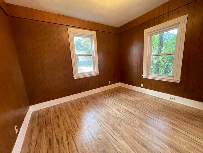 Building Photo - 7 Hancock St