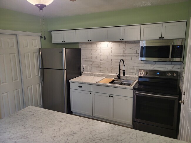 Cocina - 482 S Richardson Ave