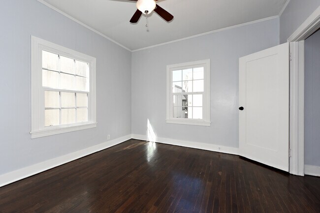 Building Photo - 5410 Russell Ave