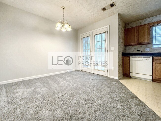 Foto del edificio - 5916 Dogwood Manor