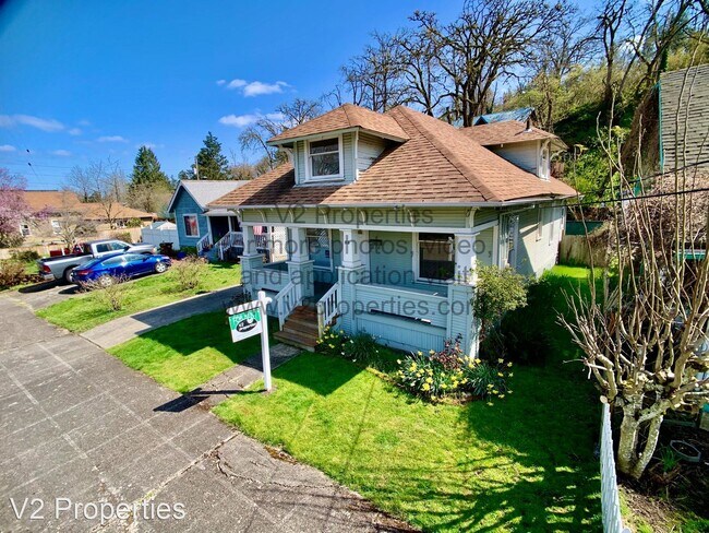 Building Photo - 2 br, 1 bath House - 112 S Center St