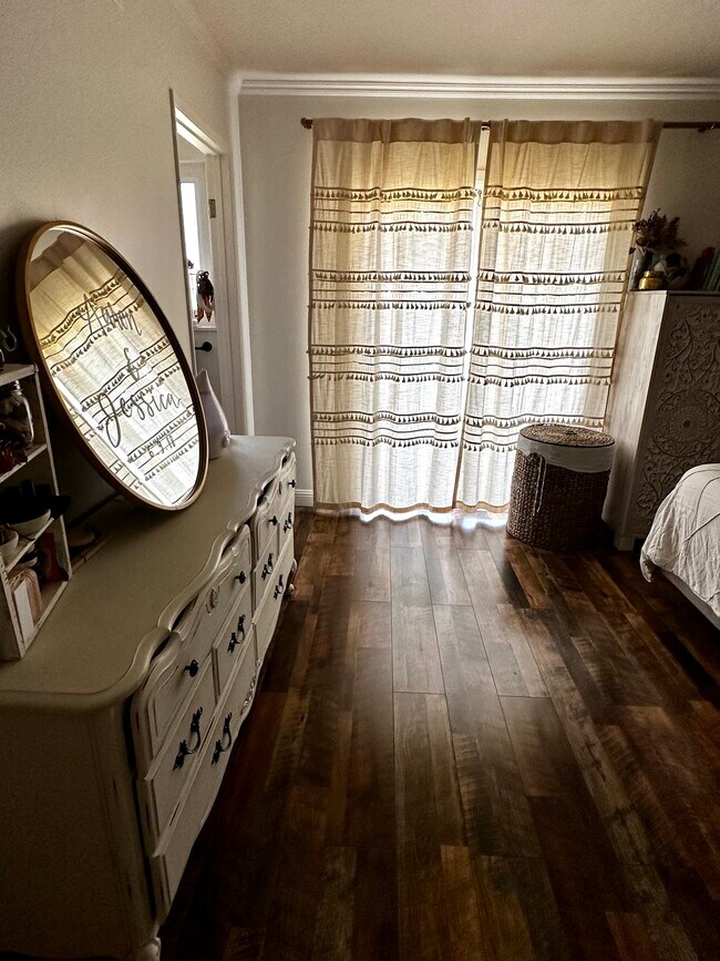 Building Photo - 825 Banyan Dr