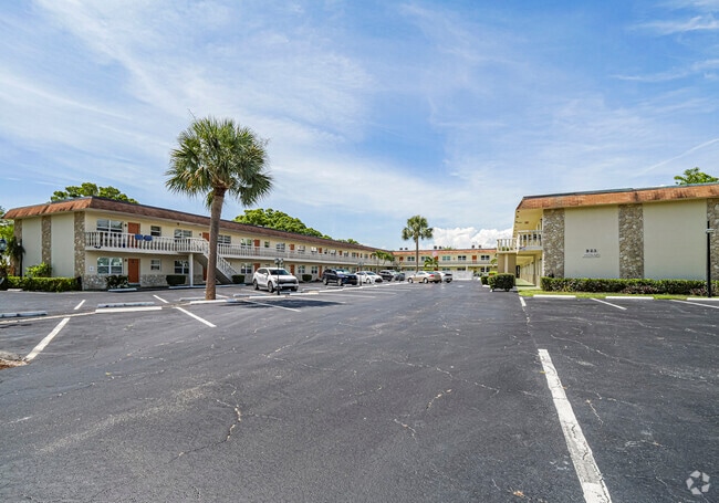 Building Photo - 923 22nd Pl