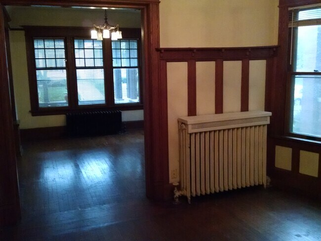 Foto del edificio - 3249 N Hackett Ave