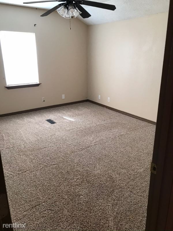 Building Photo - 5 br, 2 bath House - 62 Delphia Dr