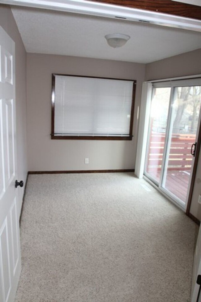 Building Photo - 3 Bedroom 1 Bath Home With 2 Car Detached ...