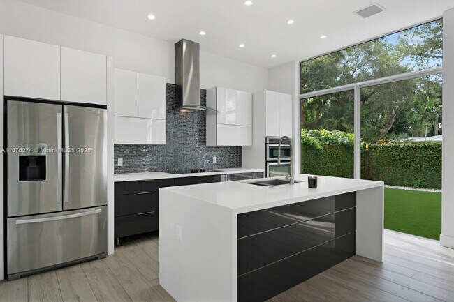 Foto del edificio - 5720 SW 24th St