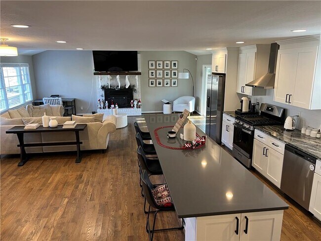 Foto del edificio - 226 Cherrywood Dr